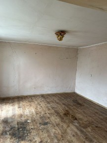 Продаж квартири на площі Миру 32 квартира 5 в дворі шість квартир