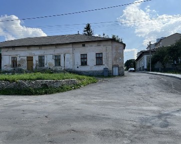 Продається нежитлове приміщення