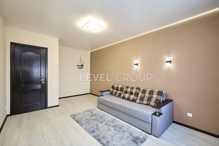 Продаж 2к квартири 72м2 з виглядом на озеро