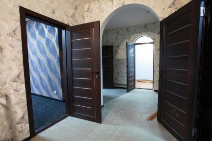 Комерційне не житлове приміщення з окремим офісним блоком