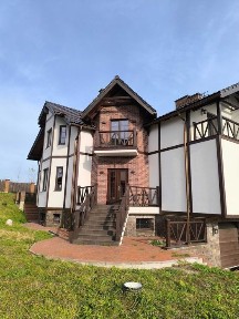 Продаж 255,8 м. кв. частина будинок-спарка, в селі Виннички, 15 км від