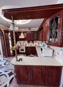 Продається розкішна 3-х кімнатна квартира в тихому районі