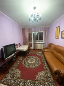 2 к кв на Коновальця біля Торби