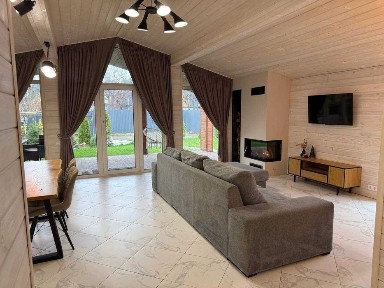 Гарний будинок в гарній локації. Оренда. Довгостроково.