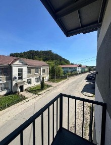 Продам в центрі 2кім. кв -74м. кв