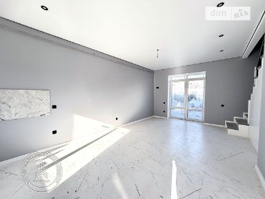 Продаж 2 поверхового таунхауса з ділянкою на 1.5 сотки, 70 кв. м, 2 кімнати, на вул. Туристична • ID 33679427