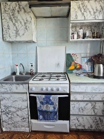 Продам 2 ком квартиру на Холодной горе