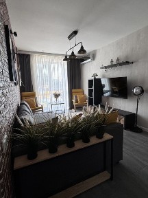 Продам Свою квартиру з 3 спальнями.