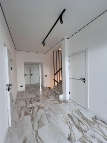 Продаж 6-кім. будинку 300 м. кв.