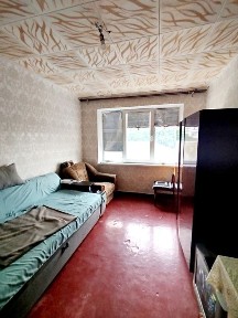 Продаж квартири на 101 - му мікрорайоні.