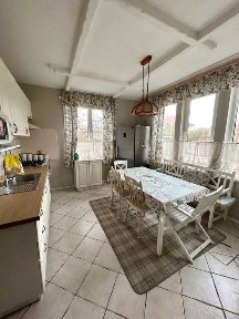 Оренда двоповерхового будинку с. Гнідин метро Харківська Бориспільська