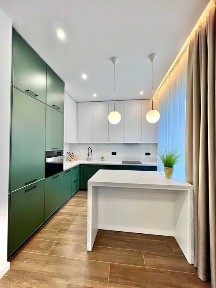 Таунхаус із сучасним, вишуканим ремонтом в престижному КМ «Балатон»