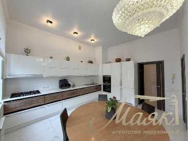 Оренда 4-кімнатної квартири, 200м², Золоті Ворота, Центр, Київ