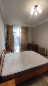 Киев, Кропивницкого ул., 18