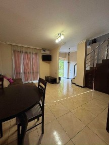 Здається Будинок по вулиці Київській