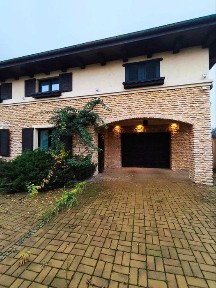 Продам сучасний коттедж у затишному куточку Харкова.