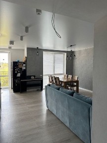 Продаж 3-х кімнатної квартири с. Чайки /78м2