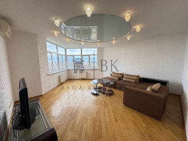 БЕЗ %. Трикімнатна квартира біля метро Вокзальна