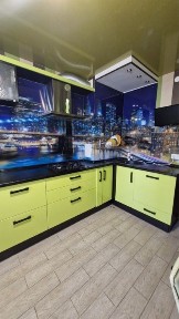 Продаеться от Хозяина 3-х комнатная квартира + гараж