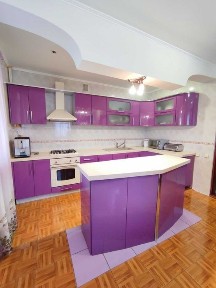 Продаж будинку з бізнесом