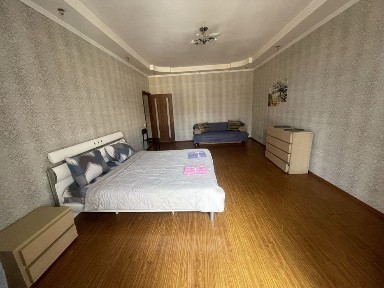 Довгостроково 2 кімнатна квартира від власника