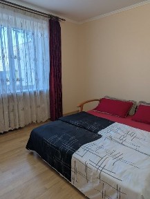 Доба Сяйво неподалік жд