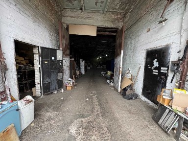 Комерційне приміщення під склад/виробництво в мікрорайоні 