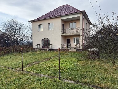 Продам будинок в с. Шепарівці