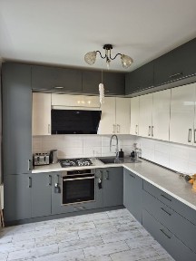 Продаж трьохкімнатной квартири Росвигово.