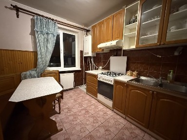 Продам 3-кімнатну квартиру вул. Челюскінців