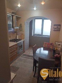 Продається 2-кімнатна квартира в Дніпровському районі по вул. Малая