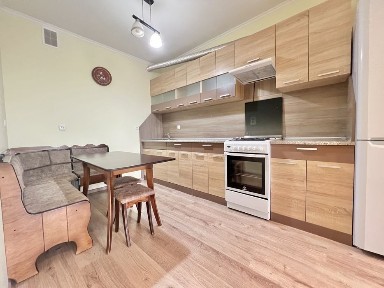 Квартира кухня/ студіо і спальня на Дружбі