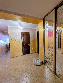 Продаж 3-х кімнатної квартири на вул. Коновальця