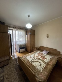 Трикімнатна квартира по в. Целевича