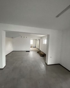 Будинок цегляний біля Східноєвропейського університету