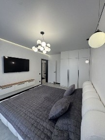 Простора 1 кімнатна квартира в сучасній новобудові. Р-н Майдан