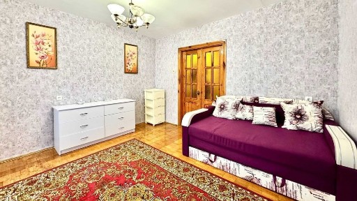 Продаж 4 кімнатної квартири на Корбутівці.