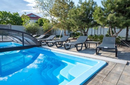 Вілла-Дача 10 Спалень З Банкетним Залом, Сауной та Басейном