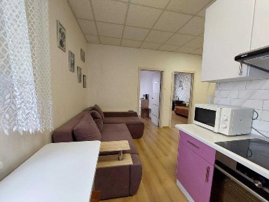 БЕЗ КОМІСІЇ! Квартира з ремонтом і меблями. Гарна локація. ВИЇЗД на Київ