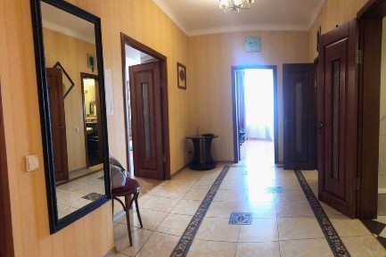 Продам дешево 120м ремонт мебель ЖК <a href='/newbuilding/361/view/zk-caika'>Чайка</a> Лобановского метро 10мин