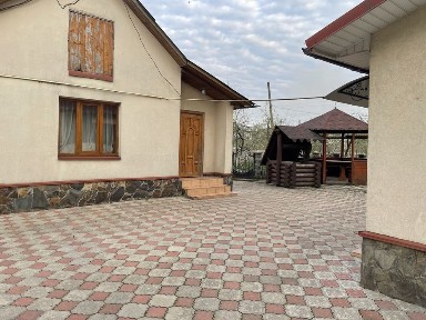 Будинок у м. Бурштин