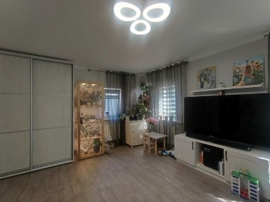 Укомплектований компактний будинок біля автовокзалу