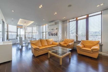 Дипломат Хол Терасас Жилянська Центр Саксаганського Університет