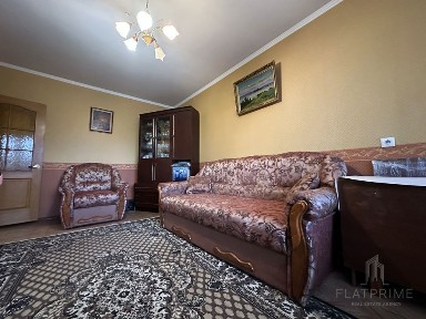 Продам 3-х кімнатну квартиру метро Осокорки