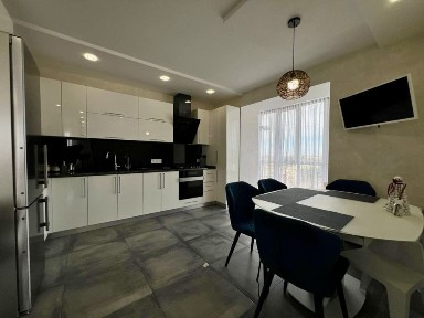 Продам 3х кімнатну квартиру. Центр міста!