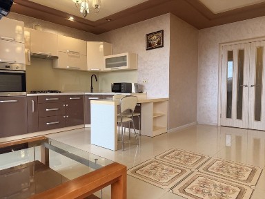 Квартира ЦЕНТР міста 72м2