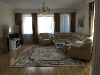 Продам чудовий приватний будинок на ж/м Клочко