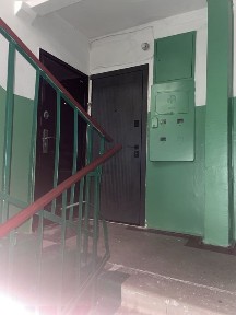 Продам однокомнатную квартиру под ремонт проспект Мира 201а