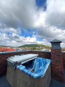 Продаж котеджу з терасою на даху м. Винники