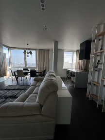 Продаж квартири з терасою Чорноморська